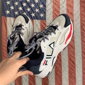 Fila Ray Tracer ✨FLASH SALE✨